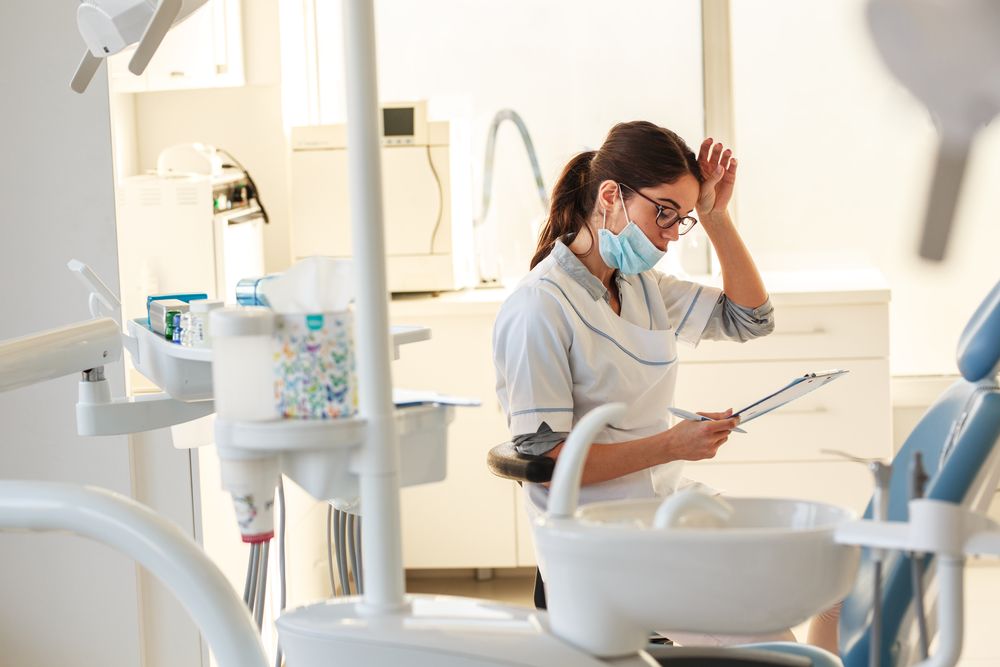 HOW TO MAINTAIN A DENTAL CHAIR