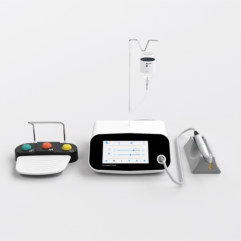用于根管治疗的 ROSON AI Implant Touch 牙科设备，配有脚踏板和 LCD 控制面板。